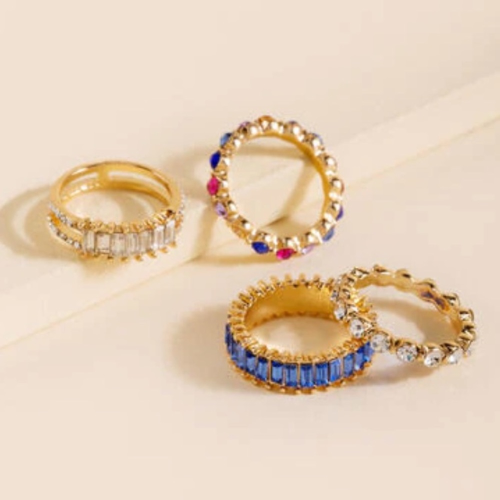 NWT Francescas Riley Rainbow Baguette ring set of 4